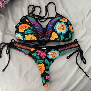 bodyglove bikini bathing suit. size medium 10/10 condition. never been worn